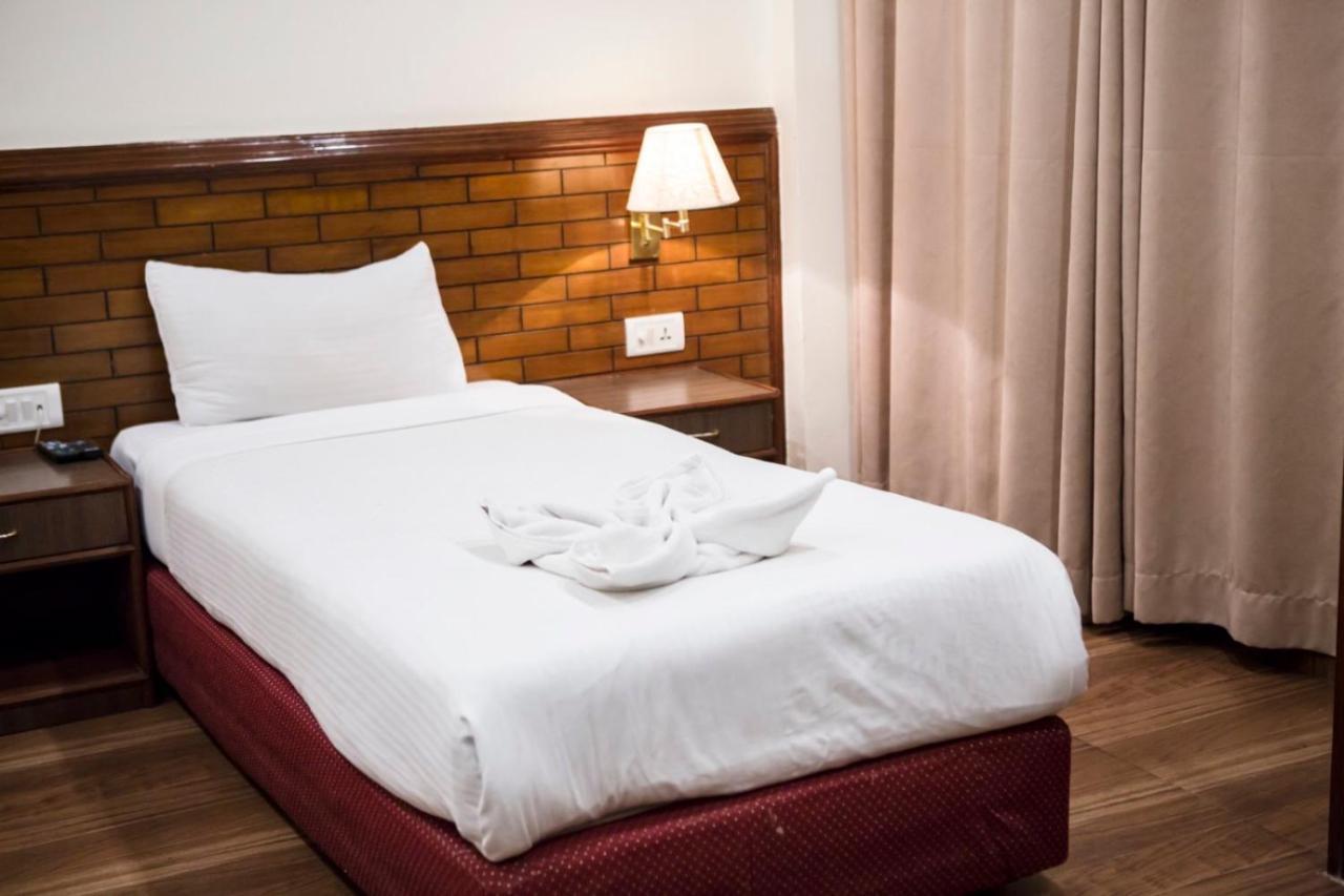 Hotel The White Lotus View Pvt Ltd Siddharthanagar Exterior photo