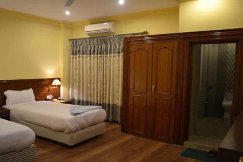 Hotel The White Lotus View Pvt Ltd Siddharthanagar Exterior photo